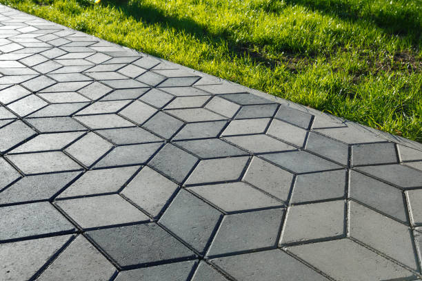 Best Professional Driveway Pavers  in Country Clu, MO